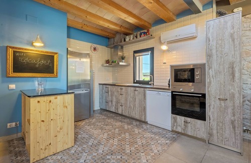 Rocafort de Queralt House | Holiday Home 'Arassa Casa Rural' with Private Terrace, Wi-Fi and Air Conditioning