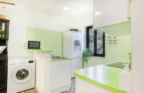 Torroella de Fluvia House | Holiday Home "Can Salva charm on the Costa Brava" with Large Terrace & Wi-Fi