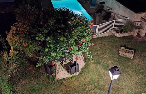 Fontaine Chalendray House | Holiday Home 'Gite L'ouche De Mai' with Private Pool, Private Terrace and Wi-Fi