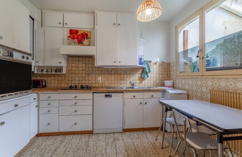 Sainte-Marie-la-Mer House | Holiday Home 'Villa De Famille Maragre, Au Calme' with Private Garden, Wi-Fi and Air Conditioning
