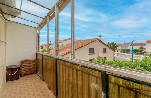 Sainte-Marie-la-Mer House | Holiday Home 'Villa De Famille Maragre, Au Calme' with Private Garden, Wi-Fi and Air Conditioning