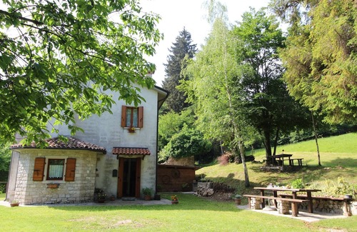 Cison di Valmarino House | Holiday Home in Cison with Mountain Views