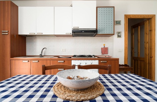San Giovanni House | Holiday Home 'Casa Vacanza San Giovanni Posada' with Private Terrace