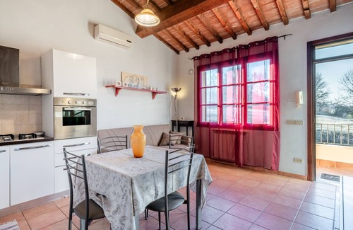 Santa Maria a Monte House | Holiday Home 'Fontine' with Private Terrace, Wi-Fi and Air Conditioning