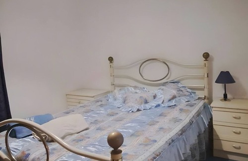 Castanheira de Pera House | Holiday Home 'Vazperalta' with Shared Terrace