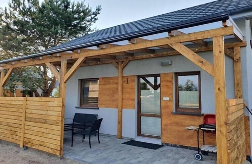 Ustka House | Holiday home, 3 bedrooms, fishing pond, sauna