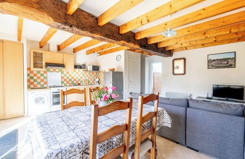 Saint-Just House | Holiday Home "4 Pers" with Private Terrace & Wi-Fi