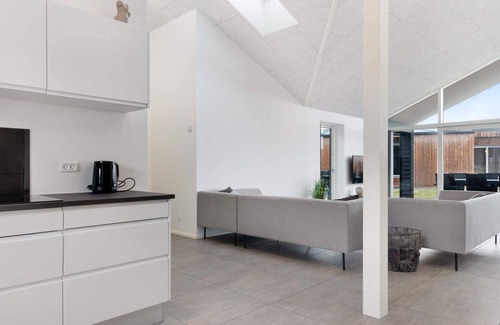 Lokken House | Holiday home, 950m from sea