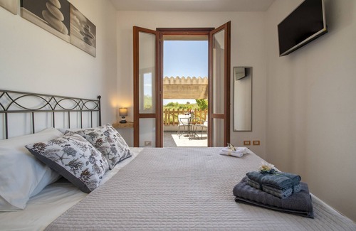 Sassari House | Holiday Home 'A Casa Di Sara' with Private Terrace, Wi-Fi and Air Conditioning