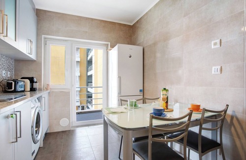Peniche de Cima House | Holiday Home 'A O - Passarelle' with Sea View, Shared Terrace and Wi-Fi