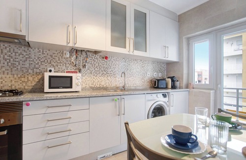 Peniche de Cima House | Holiday Home 'A O - Passarelle' with Sea View, Shared Terrace and Wi-Fi