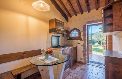 Serre di Rapolano Other | Holiday Home "Agriturismo Ischieto - Il Pino" with Shared Pool and Wi-Fi