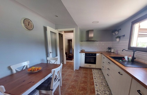 Rianxo House | Holiday Home 'Agro Dos Mouriños' with Mountain View, Wi-Fi and Air Conditioning