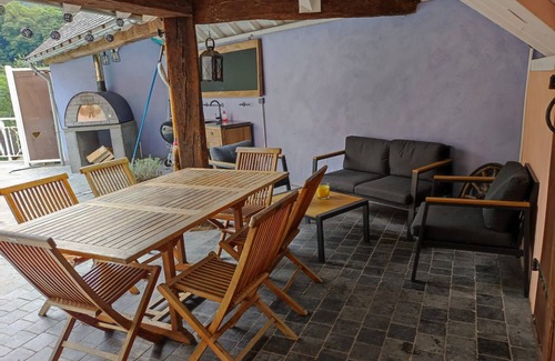 Sainte-Engrace House | Holiday Home 'Ainerak' with Mountain View, Private Pool and Wi-Fi