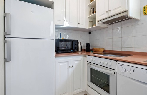 Bonmont Terres Noves House | Holiday Home "Al Alba" with Mountain Views, Shared Pool and Wi-Fi
