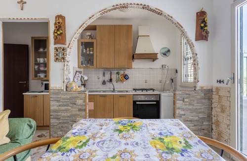 Ficarazzi House | Holiday Home 'Al Castello' with Private Terrace, Wi-Fi and Air Conditioning
