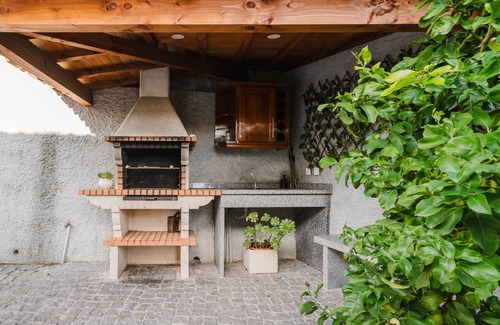 Canicada House | Holiday Home 'Alojamento Casa Da Pedra Verde' with Mountain View, Private Pool and Wi-Fi