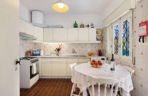 Loule House | Holiday Home 'Alcaria' with Mountain View, Wi-Fi and Air Conditioning