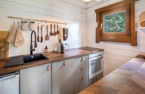 Feldkrucken House | Holiday Home 'Almhütte ' with Terrace, Garden and Wi-Fi