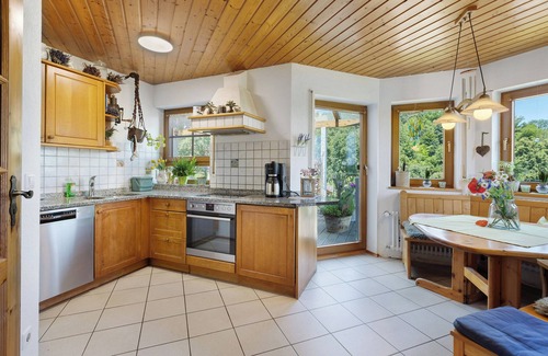 Randegg House | Holiday Home 'Almschlössle' with Mountain View, Private Terrace and Wi-Fi