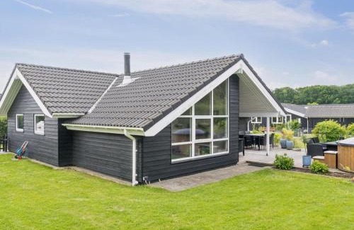 Pøt Strandby House | Holiday Home Alpa - 600m from the sea by Interhome