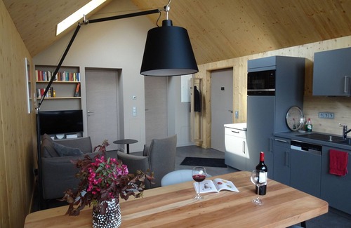 Engelsbach House | Holiday Home 'Alte Tischlerei Engelsbach' with Mountain View, Private Garden and Wi-Fi