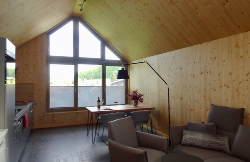 Engelsbach House | Holiday Home 'Alte Tischlerei Engelsbach' with Mountain View, Private Garden and Wi-Fi