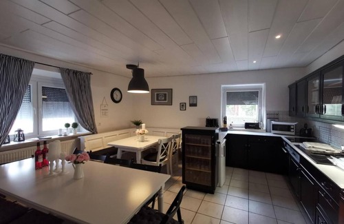 Altmannstein House | Holiday Home 'Am Limes' with Private Terrace, Private Garden and Wi-Fi