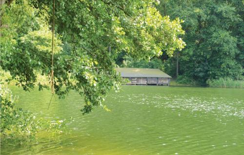 Mustin House | Holiday Home Am Scharbowsee K