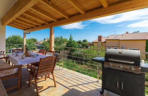 Muntic House | Holiday Home Ana Lucija by Interhome