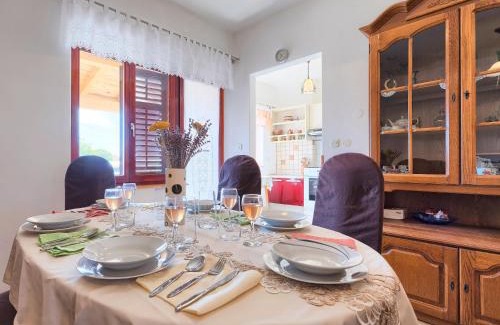 Muntic House | Holiday Home Ana Lucija by Interhome