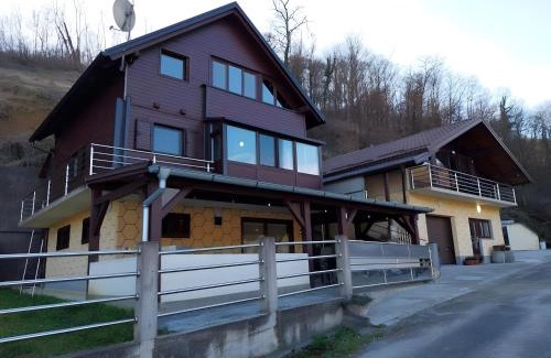 Mace Apartment | Holiday Home Ana with Sauna, Jacuzzi & Playground