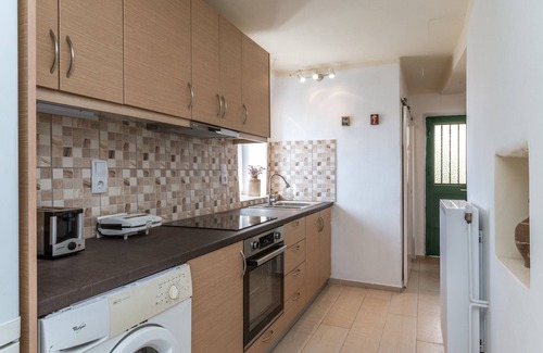 Rogon House | Holiday Home 'Anemodroulis Kochilos Andros 4ppl' with Sea View, Private Terrace and Balcony