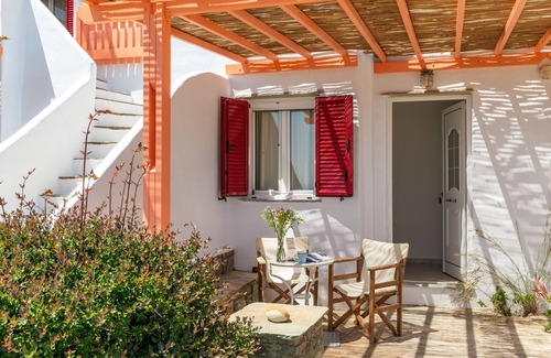 Agios Ioannis House | Holiday Home 'Anemologio 202 Studio Tinos' with Sea View, Wi-Fi and Air Conditioning