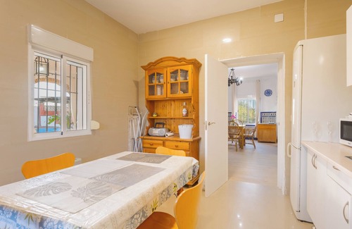 La Rinconada House | Holiday Home "Anexo de Invitados" with Private Pool & A/C