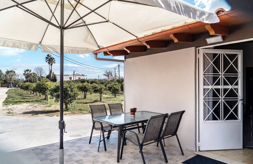 Kefalari House | Holiday Home 'Angela Apartment' with Private Terrace, Wi-Fi and Air Conditioning