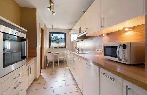 Lensahn House | Holiday Home 'Ankerglück' with Private Terrace and Wi-Fi