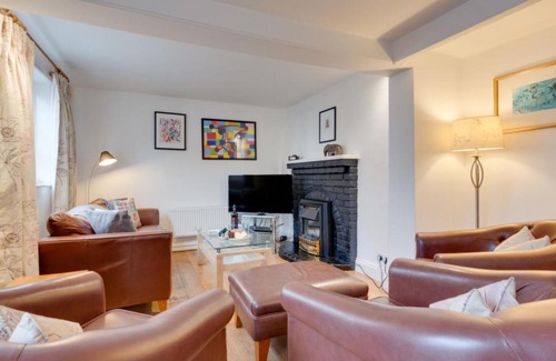 Aldeburgh House | Holiday Home Ann Page by Interhome