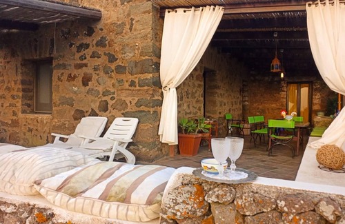 Pantelleria House | Holiday Home 'Antico Dammuso Al Tramonto' with Sea View and Private Garden