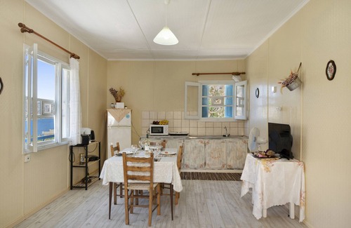 Kalymnos House | Holiday Home 'Antonis House' close to the Beach with Sea View, Garden & Wi-Fi