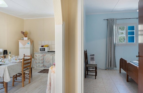 Kalymnos House | Holiday Home 'Antonis House' close to the Beach with Sea View, Garden & Wi-Fi