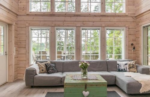 Kuorevesi House | Holiday Home Apilan rauha by Interhome