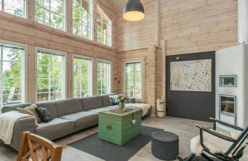 Kuorevesi House | Holiday Home Apilan rauha by Interhome