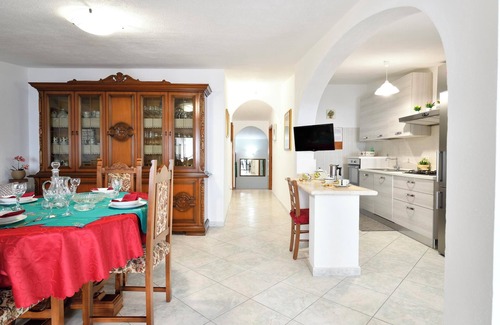 Cala Gonone House | Holiday Home Appartamento Holiday Near the Beach with Wi-Fi & Terrace