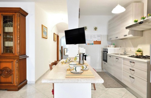 Cala Gonone House | Holiday Home Appartamento Holiday Near the Beach with Wi-Fi & Terrace