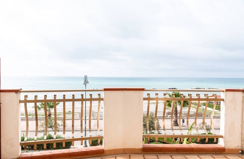 Seccagrande House | Holiday Home 'Appartamento D - Le Terrazze' with Sea View, Wi-Fi and Air Conditioning
