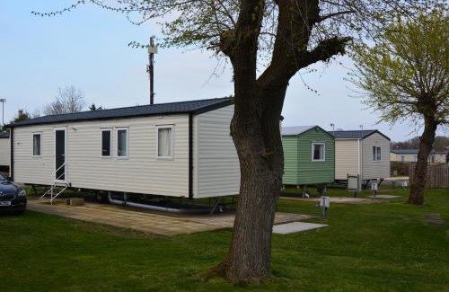 Great Yarmouth House | Holiday Home at Cherry Tree Holiday Park 738