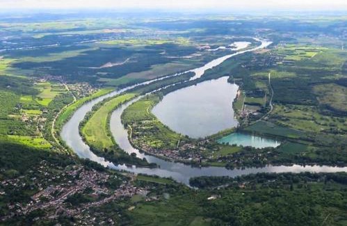 Lavacourt House | Holiday home at the edge of La Seine near Giverny