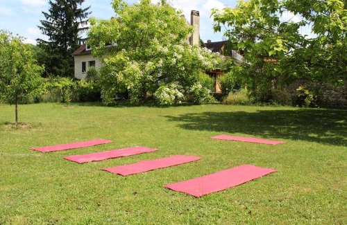 Lavacourt House | Holiday home at the edge of La Seine near Giverny