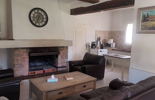 Peyroules House | Holiday Home 'Aux Portes Des Gorges Du Verdon' with Mountain View, Private Terrace and Garden